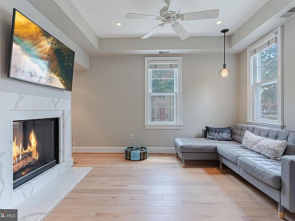 5th image of 401 N West St