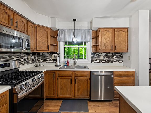 5th image of 5071 Burgundy Ct