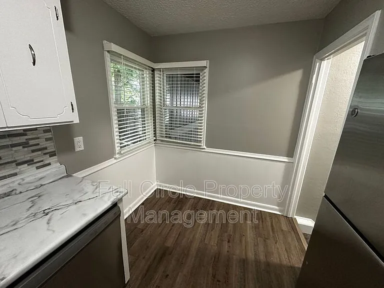 6455 Pacific St — Photo 9