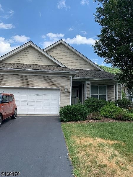 1st image of 49 Tannery Hill Dr