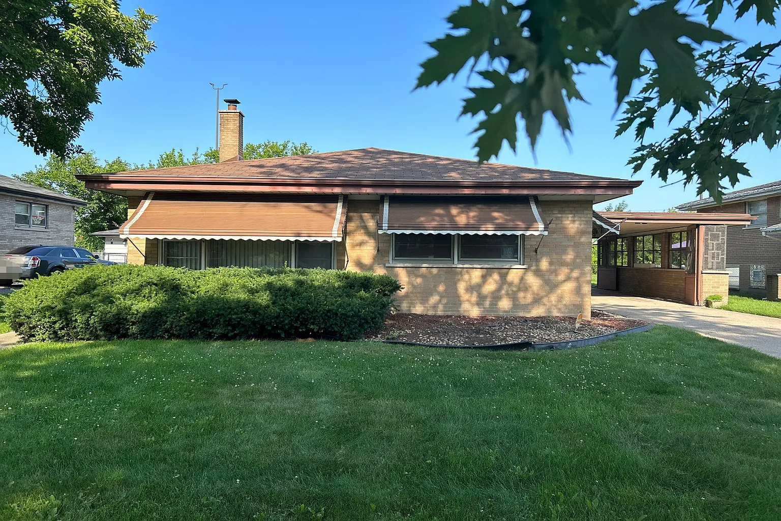 15215 Wabash Ave photo 1
