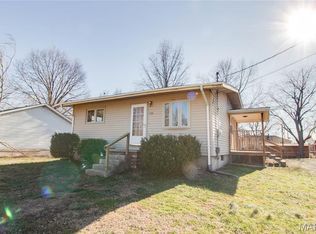 236 Willowrun Dr, Moro, IL 62067