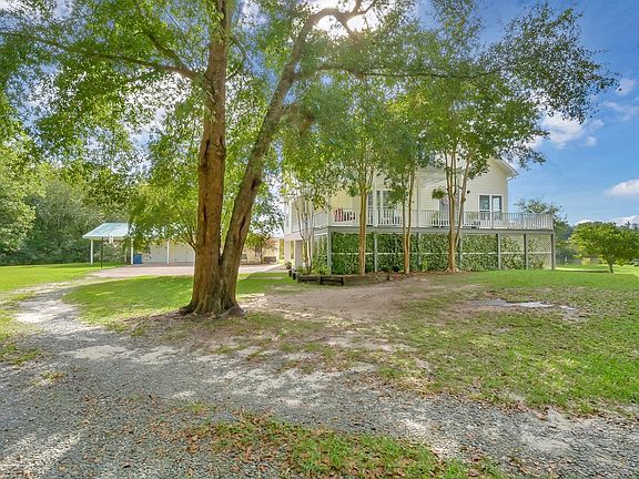 5th image of 81 Holly Cir