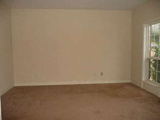 2nd image of 3965 Landmark Dr