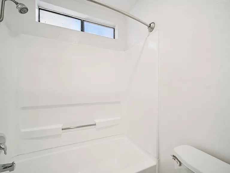 6310 Sylmar Ave — Photo 58