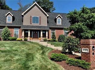 111 Whispering Heights Ln, Venetia, PA 15367