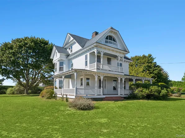 63 South Bay Ave, Eastport, NY 11941