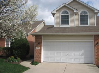 2118 Waterford Ln, Woodridge, IL 60517