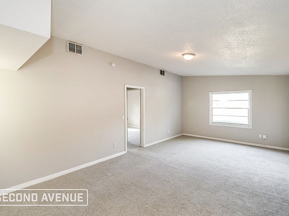 4th image of 3645 Peach Dr