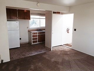 Entrance / Kitchen