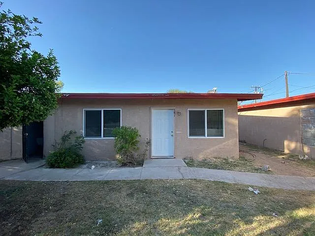 541 S Orange Ave — Photo 1
