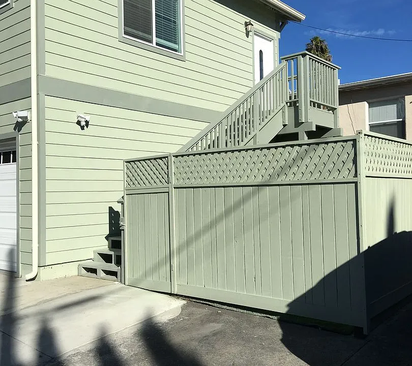 1058-1068D E Santa Clara St