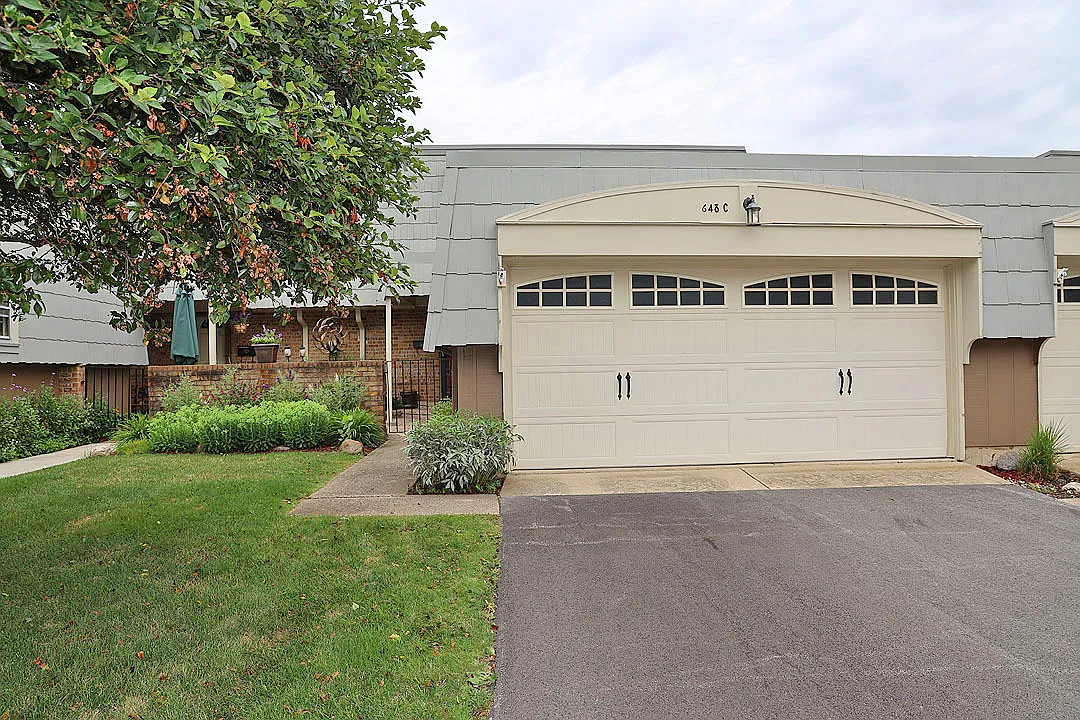 648 Dauphine Ct Unit C photo 1