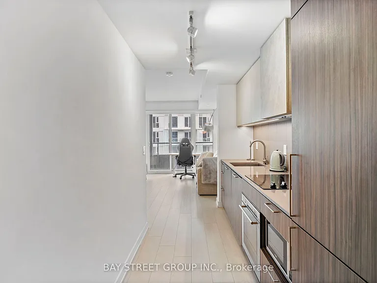 19 Western Battery Rd #3301 — Photo 9