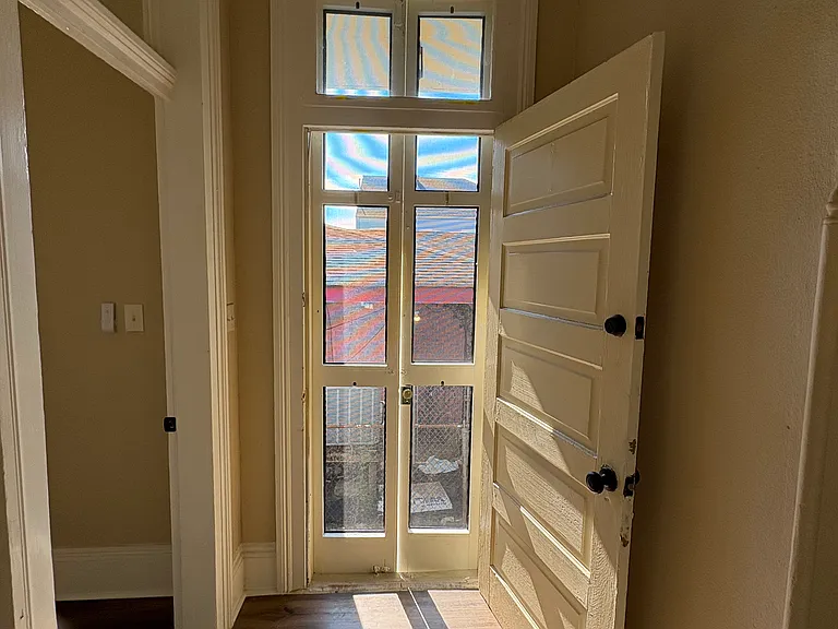 2331 Columbus St — Photo 8