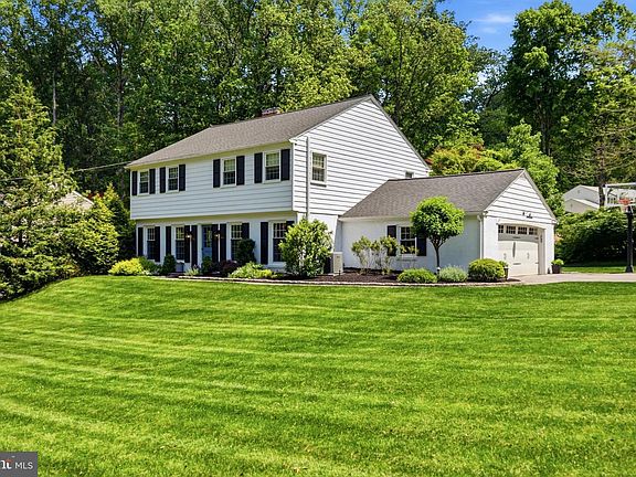 2nd image of 566 Upper Weadley Rd