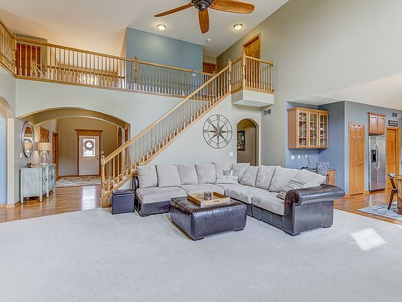 5th image of 1351 Mamerow Ln E