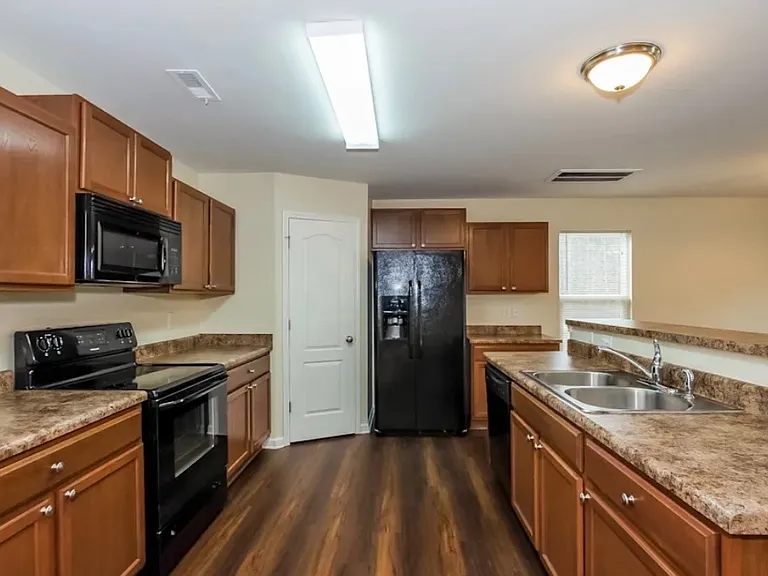 5926 Timbertop Ln — Photo 2