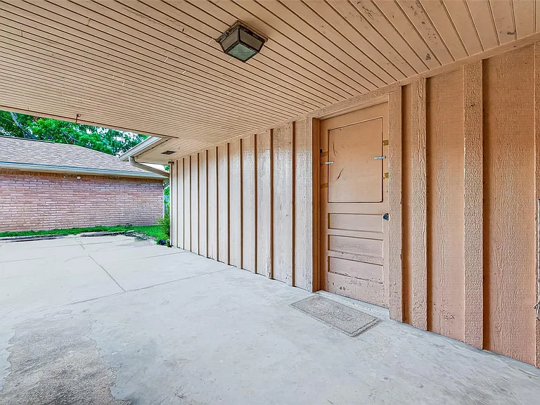 4002 Mischire Dr — Photo 4