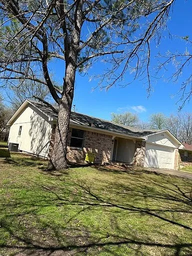 709 Campbell Ln — Photo 15