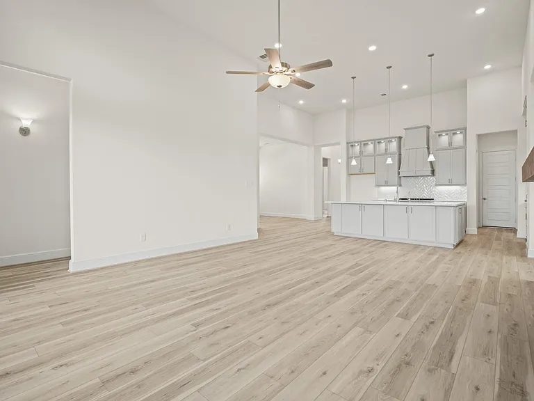 929 Wormwood Dr — Photo 10