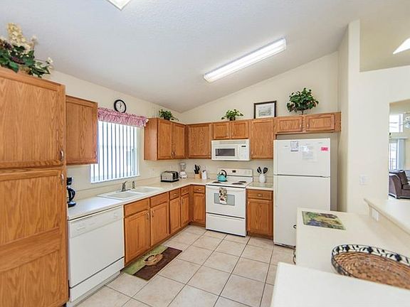 4th image of 8090 Santee Dr