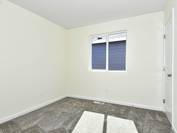 4th image of 3408 NE 120th Cir