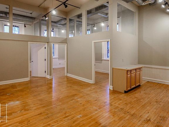 3rd image of 929 Harrison Ave #204