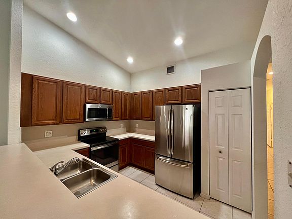 2nd image of 300 Coral Trace Court