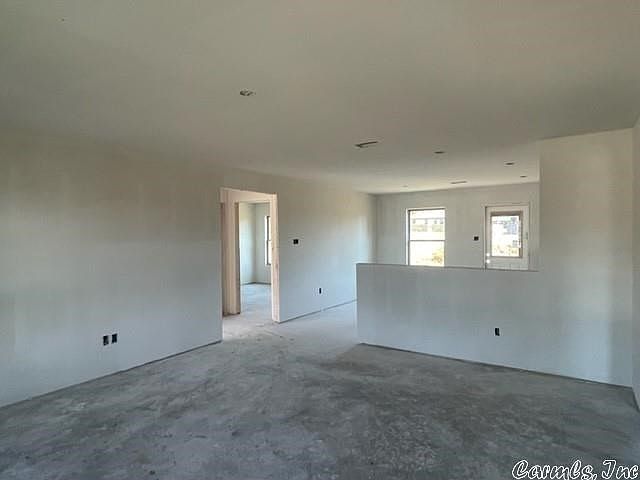 2nd image of 602 Macy Ln