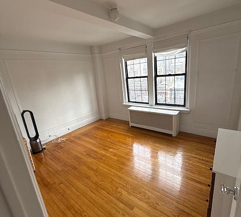 4th image of 50 W 72nd St APT 1711