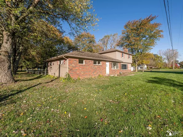 10711 Douglas Rd, Temperance, MI 48182