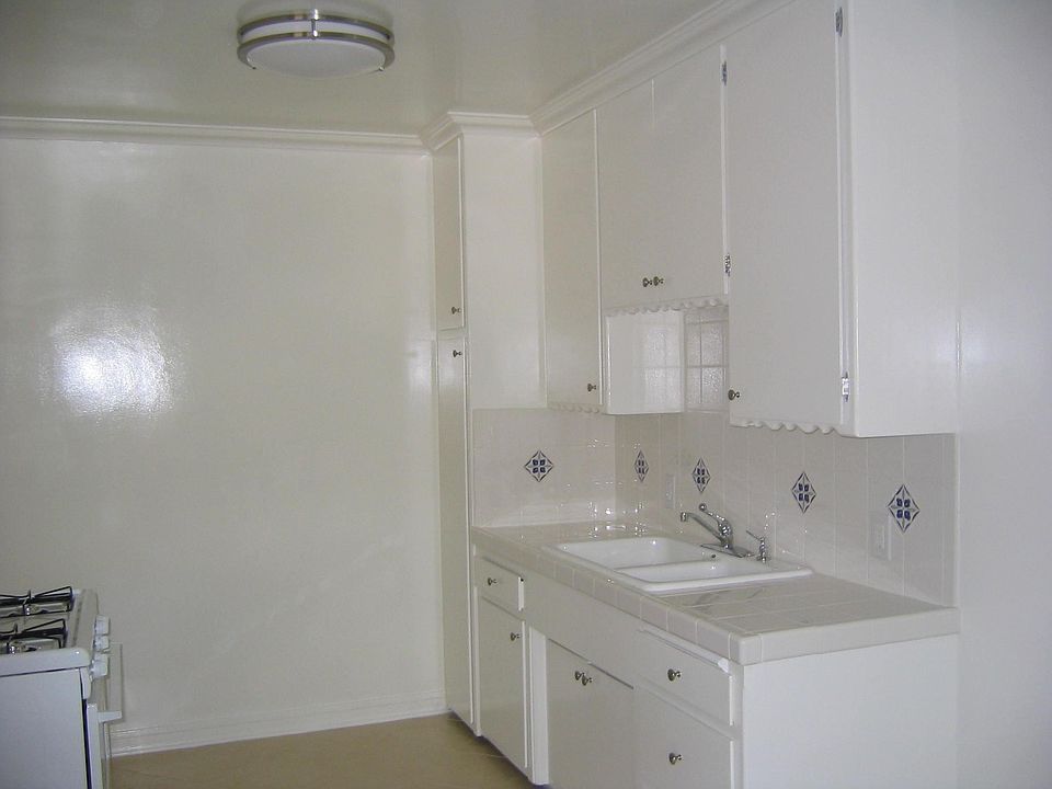 2nd image of 1013 N Marguerita Ave APT D