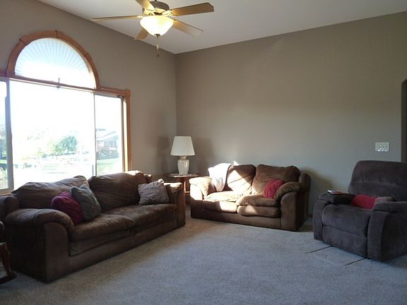 4th image of 533 N Stonetree Pl