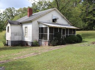 221 Dry Valley Rd, Summerville, GA 30747