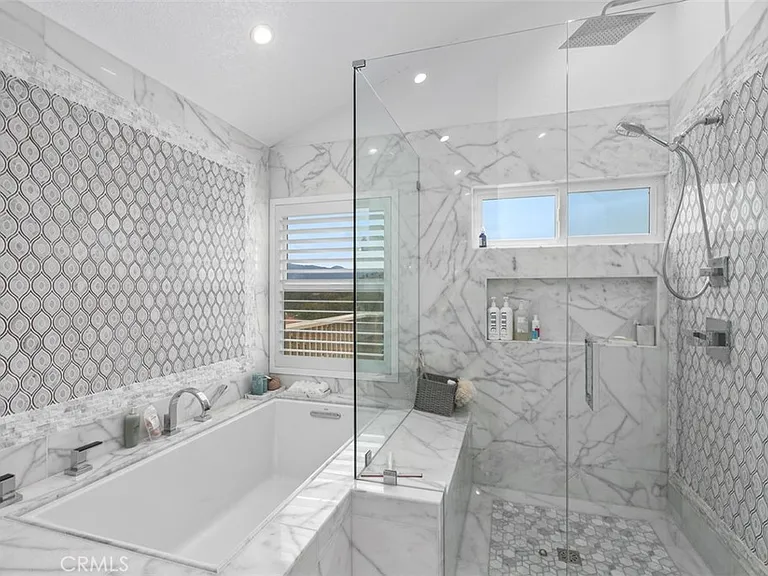 32 San Mateo — Photo 22