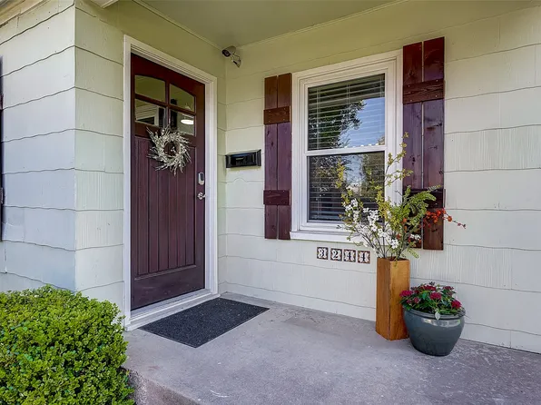 3244 Sandage Ave, Fort Worth, TX 76109