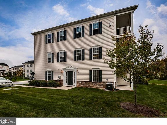 2nd image of 394 Larose Dr #394