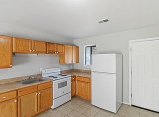 4144 Airport Rd #16, Waterford, MI 48329