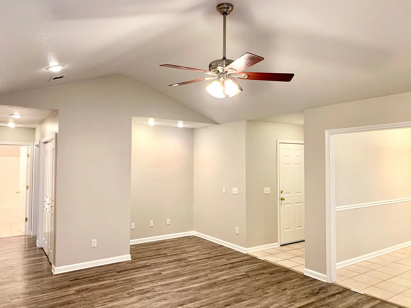 3 Bed, 2 Bath with Vaulted Living Room, Bay-Window Dining, and Two-Car Garage — Photo 4