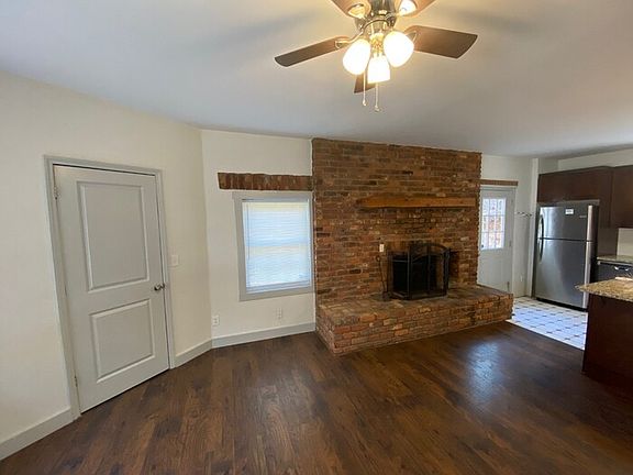 4th image of 3650 Oak Dr