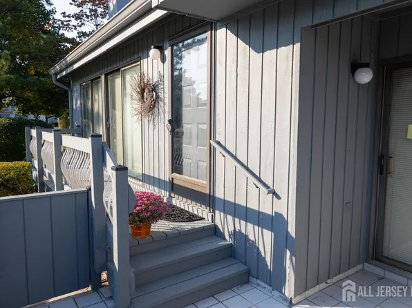 112 Linda Ln, Edison, NJ 08820