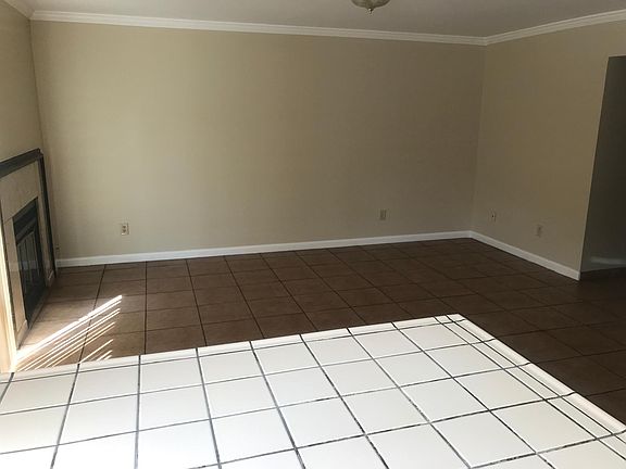 3rd image of 161 Copper Way