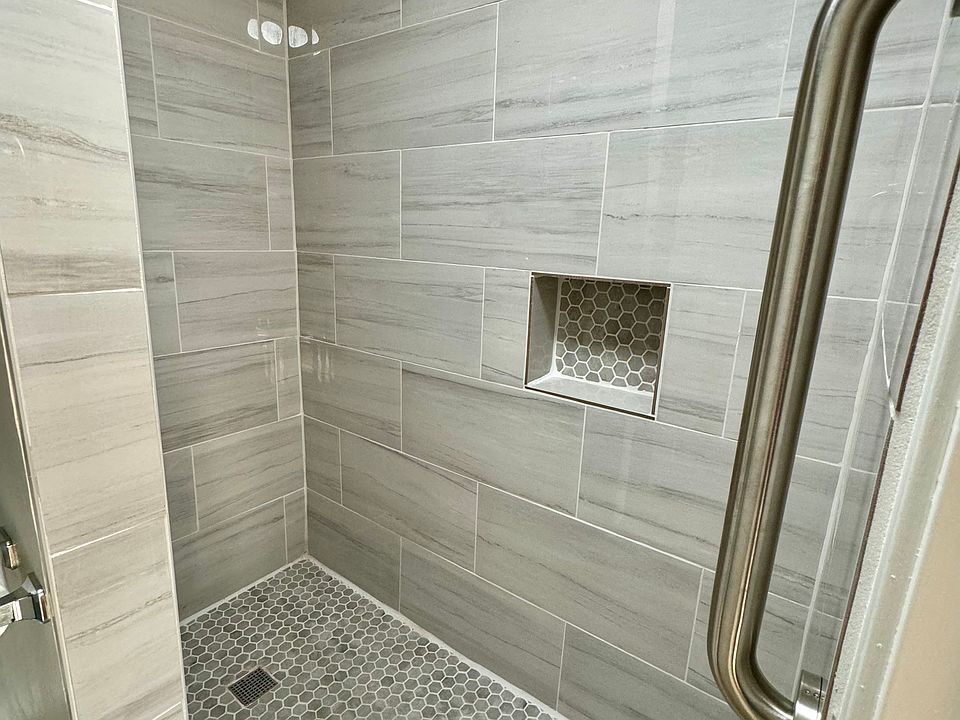 MASTER SUITE SHOWER