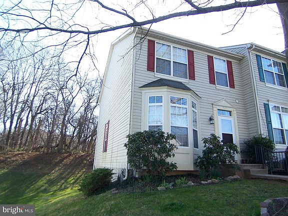 2nd image of 411 Amelanchier Ct