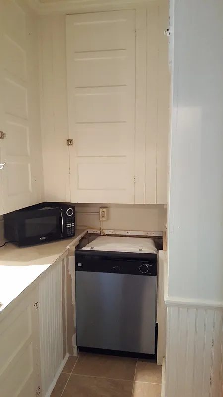 3 bed, 900 sqft, $3,150 — Photo 3