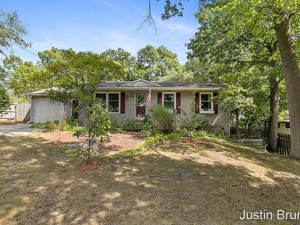 1st image of 3634 Balsam Ave NE