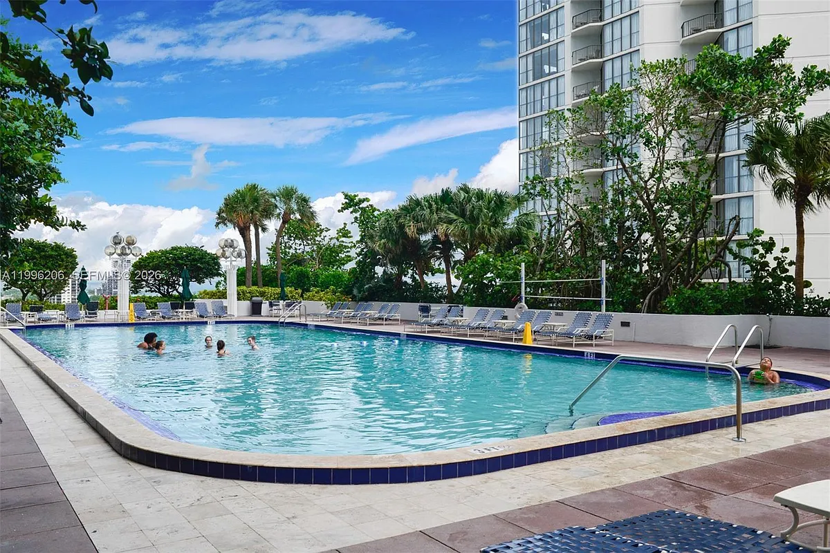 Building Photo - 1717 N Bayshore Dr #A-2254