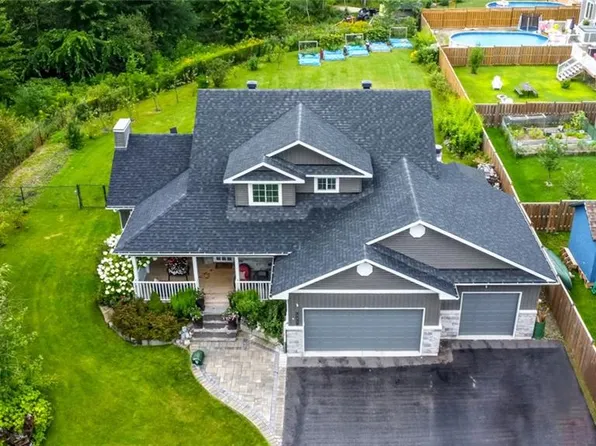 2638 Grand Tamarack Cres, Severn, ON L3V 7A8