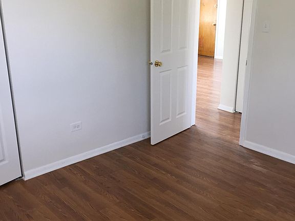 4th image of 5712 W Park Ave